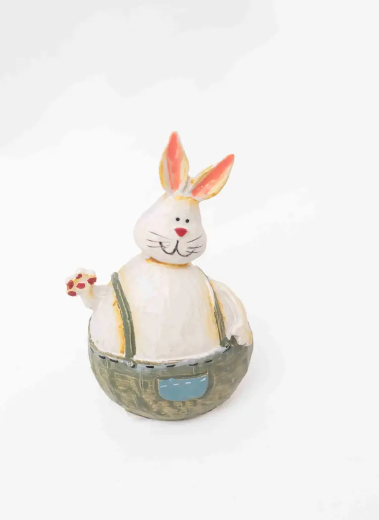 Decorative figurines B338