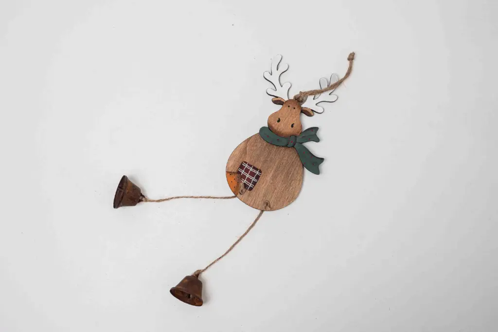 Wooden Decorations A909