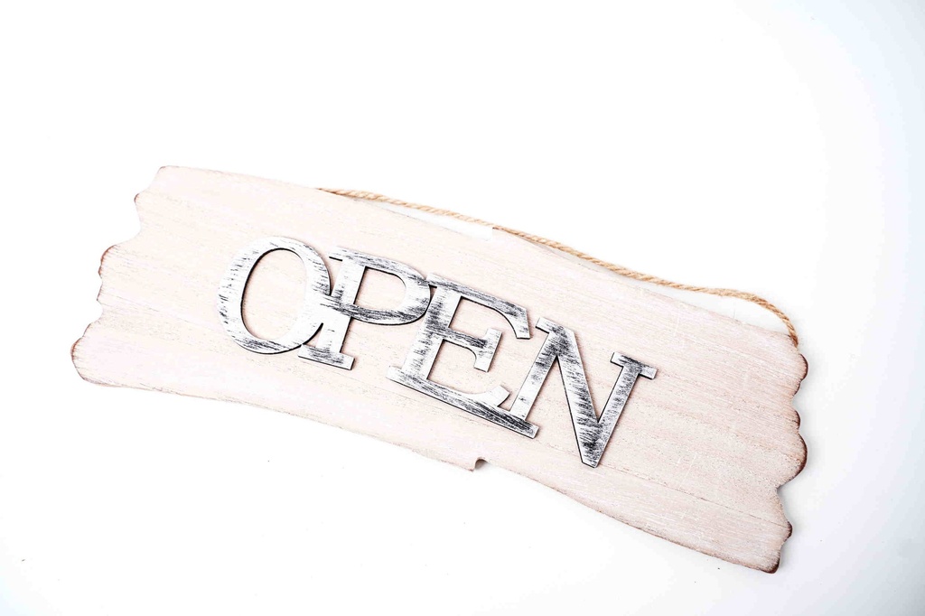 Wooden decoration open/closed