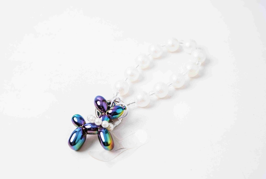 Keychains and telephone cords A11816