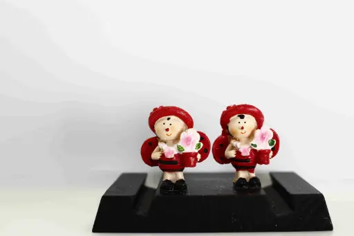 Decorative figurines B1684