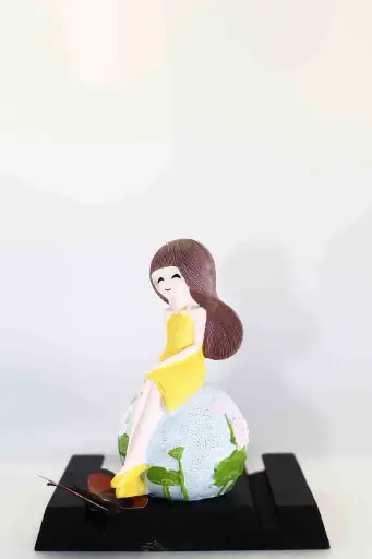 Decorative figurines B1689